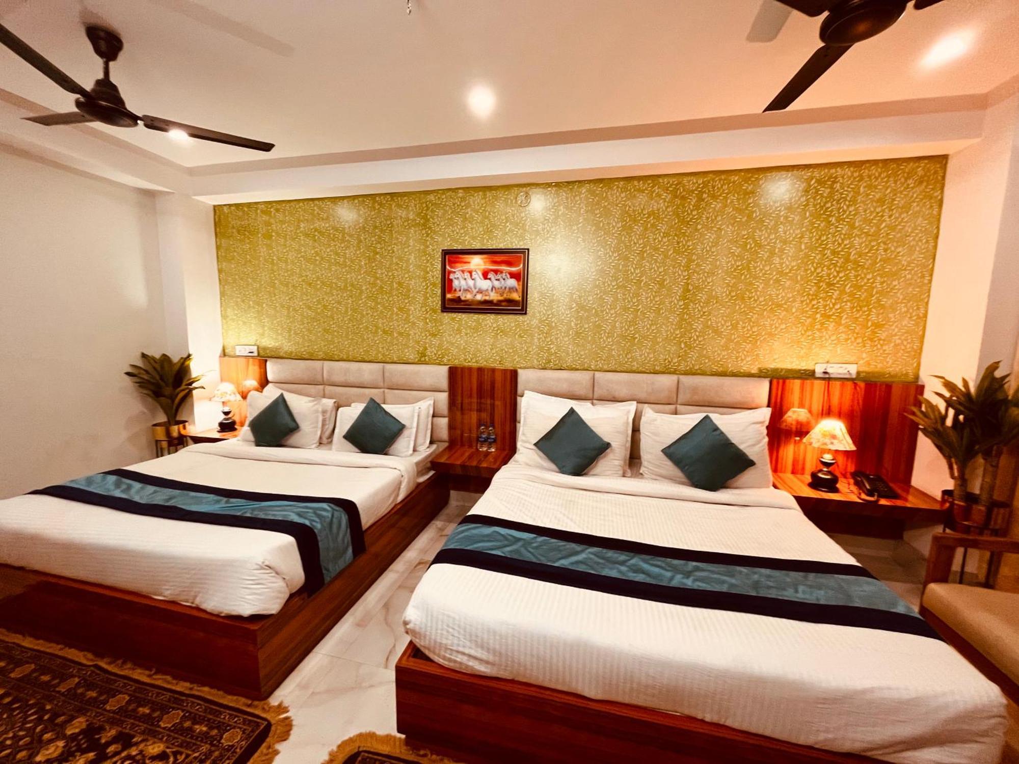 Hotel Golden Temple View By La Casa, Amritsar #Top Rated #Most Awarded #Swimming Pool #Prime Location #Luxury Rooms #Parking #Rooftop Cafe Exterior foto