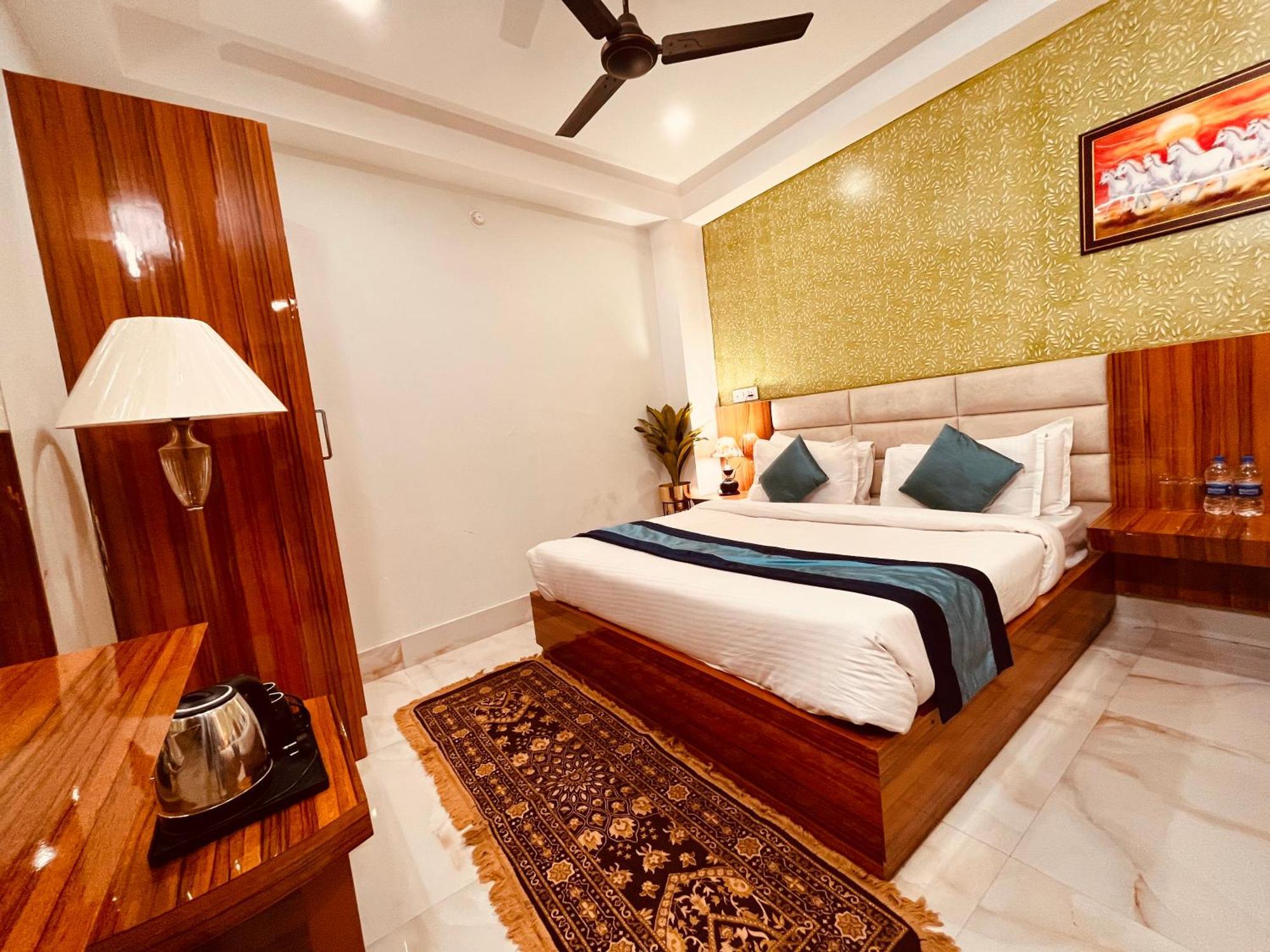 Hotel Golden Temple View By La Casa, Amritsar #Top Rated #Most Awarded #Swimming Pool #Prime Location #Luxury Rooms #Parking #Rooftop Cafe Exterior foto