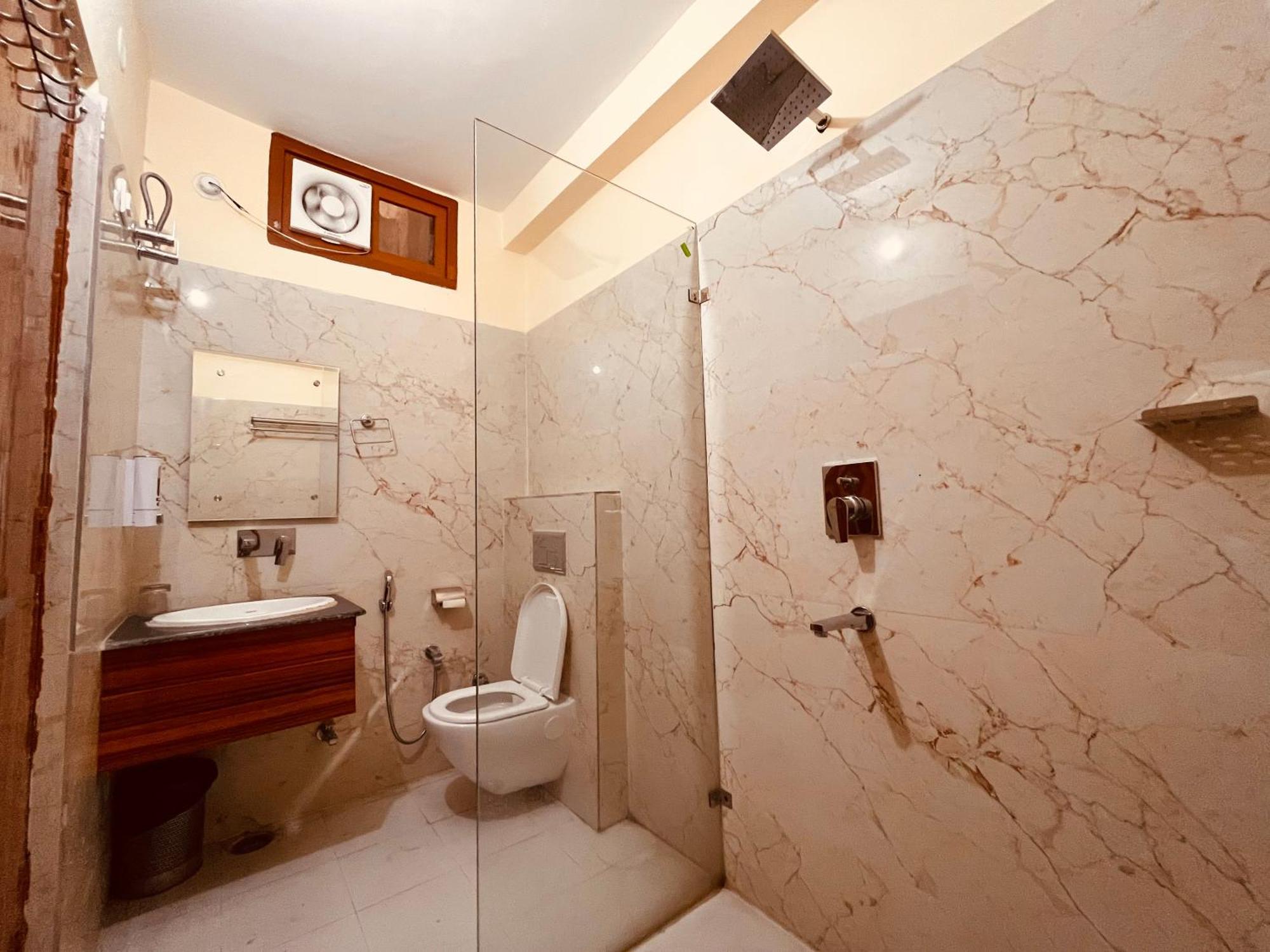 Hotel Golden Temple View By La Casa, Amritsar #Top Rated #Most Awarded #Swimming Pool #Prime Location #Luxury Rooms #Parking #Rooftop Cafe Exterior foto